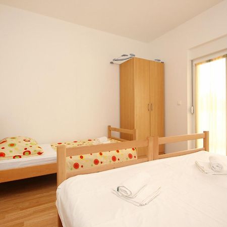 Apartments With A Parking Space Poljica, Trogir - 10010 مارينا الغرفة الصورة