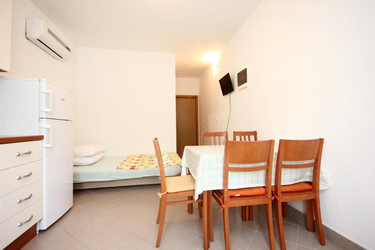 Apartments With A Parking Space Poljica, Trogir - 10010 مارينا المظهر الخارجي الصورة